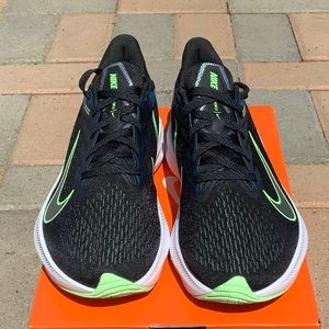 NIKE ZOOM 🏎👟  🏎 WINFLO 7 SZ 8M WOMENS 🏎🌈👟!!